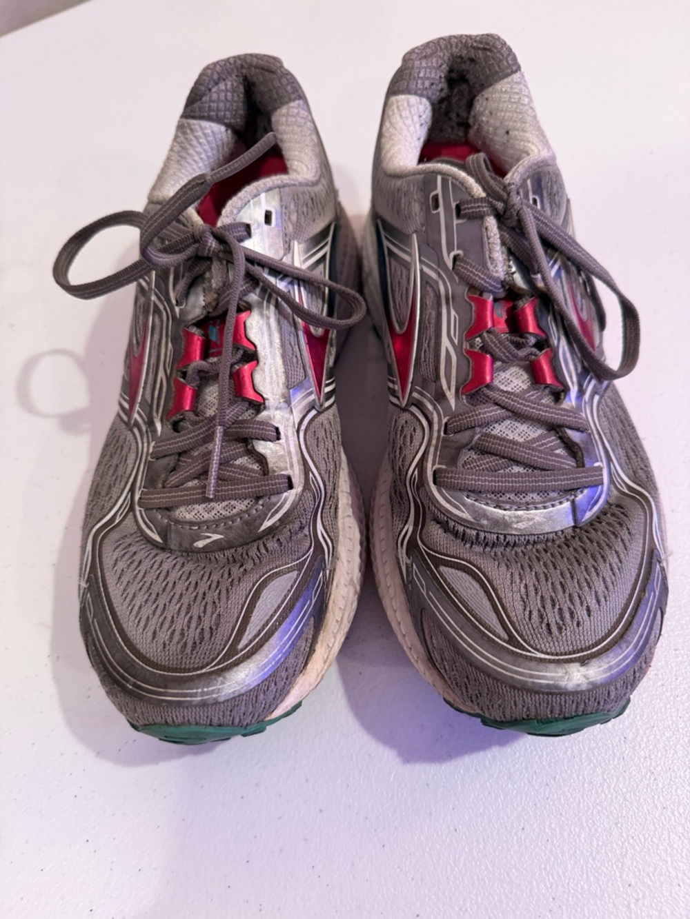 Brooks Women Gray and Red Running Sneakers